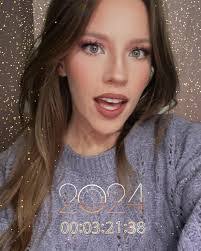 Kari Tripp's Instagram, Twitter & Facebook