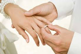 Wedding Ring On Left Hand Usa It Is Said In That Finger Is A Vein That Runs Directly To T Engagement Rings On Finger Wedding Ring Finger Wedding Ring Groom