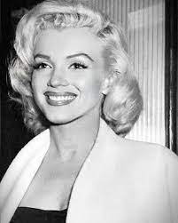 Marilyn monroe), урождённая но́рма джин мо́ртенсон (англ. Charles Casillo On Twitter Marilyn Monroe Fashion Marilyn Marilyn Monroe Art