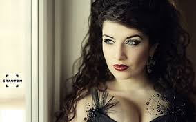 INTERVIEW WITH SARAH TEETS