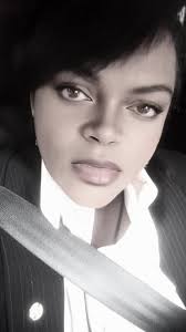 Carmen Richardson (@cquattro808)