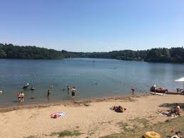 Trés bon bar/restaurant au bord du lac de pont de. Plage Du Lac Picture Of La Tomate By L O12 Pont De Salars Tripadvisor