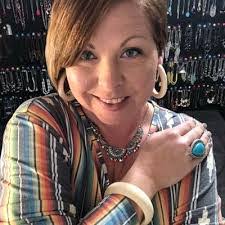 Joni Moss's Instagram, Twitter & Facebook