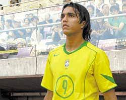 Folha De S Paulo Boliviano Devolve Forasteiros A Selecao Apos Hiato De 63 Anos 26 12 2005