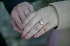 What does a one carat diamond look like. 1 Carat Diamond Ring The Expert Buying Guide The Diamond Pro