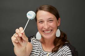 Amy Mucha's Instagram, Twitter & Facebook