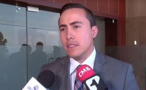 El senador por el partido cambio radical, richard aguilar, aseguró que esta colectividad apoyará la discusión de la reforma tributaria en el legislativo ya que unos puntos que pedían, el gobierno los incluyó dentro de la misma. Exsecretaria Vincula En Contratos Corruptos A Exgobernador Richard Aguilar Cablenoticias