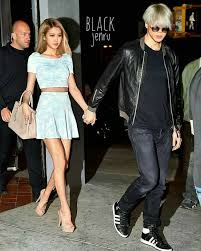 Is jimin and rosé dating? Pin On Chicos Bts