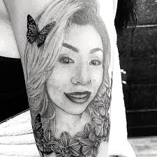 Iesha Rivera's Instagram, Twitter & Facebook