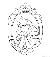 Onder andere van belle, assepoester, rapunzel, sneeuwwitje, doornroosje, pocahontas en de prinses en de kikker. Prinsessen Kleurplaat 922950 Kleurplaat