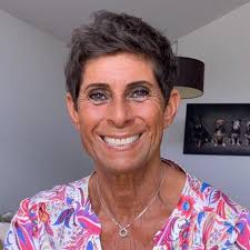 Rhian Wright (@rhian_wright_illustration) • Instagram photos and videos