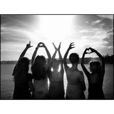 Black And White Best Friends In Movies Pin By Spitfire On My Polyvore Finds Friend Photoshoot Friend Pictures Friends Photography