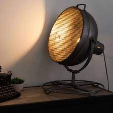 Nous utilisons des cookies et des outils similaires qui sont nécessaires pour vous permettre d'effectuer des achats, pour améliorer vos expériences d'achat et fournir nos services, comme détaillé dans notre avis sur les cookies. Lampe Orientable En Metal H 60 Cm Phare Maisons Du Monde Lampe Phare Lampe Luminaire Industriel