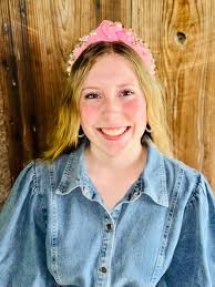 MEET THE CONTESTANTS