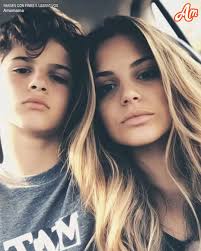 MI HIJO DE 16 AÑOS SE FUE A PASAR EL VERANO CON SU ABUELA—UN DÍA RECIBÍ UNA  LLAMADA DE ELLA Y SUS PRIMERAS PALABRAS FUERON: "¡POR FAVOR, SÁLVAME DE  ÉL!" Así que,