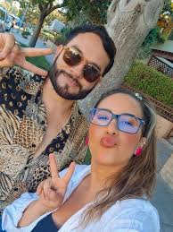 in my 80's señor era 🐆🎤🚬 #mentiras #mentiraslaserie #hollywood  #primevideolat