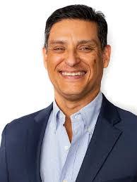 Eddie Rios's Instagram, Twitter & Facebook