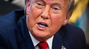 Presidente Donald Trump insiste en que fentanilo sigue entrando por México  y Canadá