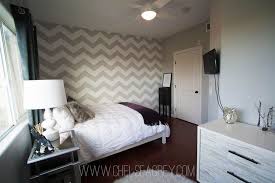 Love This Room Wonder If Theres Chevron Wallpaper Chevron Bedroom Gray And Purple Colores Para El Hogar Decoracion Casera Remodelacion De Dormitorio
