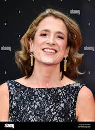 Raquel cassidy assistant à la première mondiale de downton abbey Banque de  photographies et d'images à haute résolution