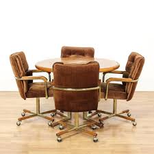 This Mid Century Modern Dining Set Features A Round Dining Table With A Wood Herringbone Table Top And Simple Mid Century Modern Dining Set Chair Rolling Chair