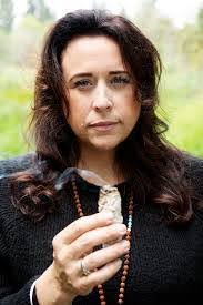 Brenda Raab's Instagram, Twitter & Facebook