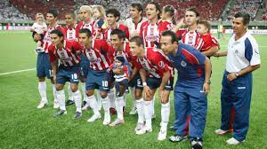 Javier hernandez celebrates his goal for chivas against manchester united. Que Fue Del Once Inicial De Chivas Que Enfrento Al Manchester United En 2010