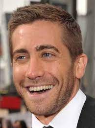 Jake Gyllenhaal Short Hairstyle Hairstylesquick Mens Hairstyles Short Spring Haircuts Mens Hairstyles