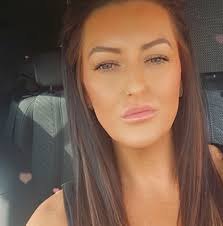 Hi I've got a 3 month old puppy in struggling to socialise with other dogs.  He's just a bit nervous when it comes to other dogs, not shown any  aggression etc he