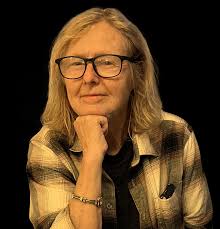 Robin performs Scarborough Fair at Open Mic