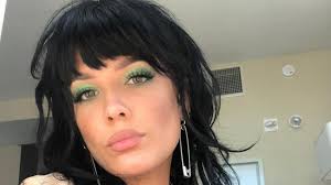 Percaya Diri, Halsey Tampil dengan Bulu Ketiak di Cover Rolling Stone