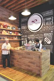 35 Desain Interior Cafe Kecil Bergaya Klasik Vintage Dan Modern Dizeen Desain Interior Interior Kafe Kedai Kopi