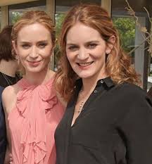 Emily blunt is one of our biggest success stories with a raft of hollywood films such as the devil wears prada to her name, but one person who always knew she had the write stuff is her big sister. Emily Blunt With Her Sister Felicity Celebrities Infoseemedia