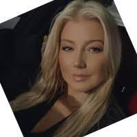 Amanda Lannen's Instagram, Twitter & Facebook