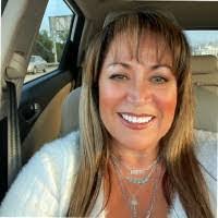 Tessa Rhea's Instagram, Twitter & Facebook