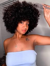 I did the 70s Afro trend and this is how it turned out ☺️ : rNaturalhair