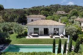 Dieses haus befindet sich in einem ruhigen, sicheren anwesen in der nähe des zentrums von saint tropez. Immobilien Saint Tropez 83990 293 Hauser Zum Verkauf