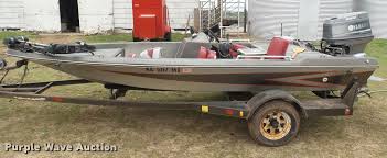I hav the chance to get a 88 bumble bee with a 150 black max. 1986 Bumble Bee Boat In Cheney Ks Item Dm9055 Sold Purple Wave