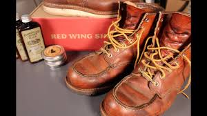 Red wing 875 classic moc toe in oro leather finally. The Ultimate Moc Toe Red Wing 875 Vs 1907 Youtube