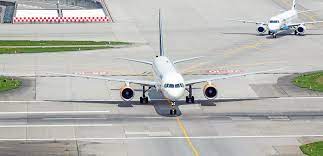 Flughafen zürich nimmt weitere hürde. Umrollung Piste 28 Neuer Rollweg Soll Flughafen Zurich Sicherer Machen Aerotelegraph