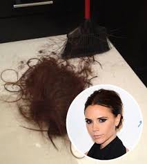 Victoria beckham twitterte kürzlich ein bild auf dem ein berg voller haare auf dem salonboden zu sehen war. Victoria Beckham Hat Eine Neue Frisur Ok Magazin