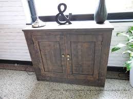 peindre un meuble en bois vernis apres poncage puis cire effet patine metal youtube peinture meuble bois peindre meuble bois meuble bois