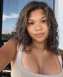 Sandra Kyle (@samdra.kyle12)