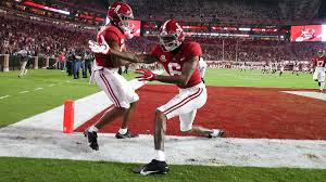 Alabama wide receiver and returner devonta smith has been named winner of the 11th annual paul hornung award, the louisville sports commission announced tuesday afternoon. Catching Everything Thrown Its Way Alabama S Transcendent Trio Makes The Tide Offense Unstoppable Cbssports Com
