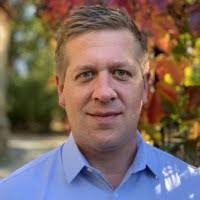 Dennis Hepp's Instagram, Twitter & Facebook