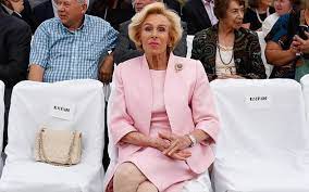 Related to rachel chambers, robert chambers, tobe chambers. Glamour Al Estilo Panameno Mary Rose Mcgill Se Suma A Accion Republicana En Medio De La Peor Crisis De Jose Antonio Kast