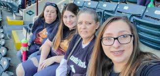 Please give Delana Shell Trewin the BIGGEST Happy Birthday! 🎉 🎊 🎈 She  deserves to have the best day! Such a loving friend, fun to be around, oh  so funny, and just