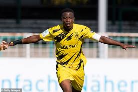 Full squad information for borussia dortmund, including formation summary and lineups from recent games, player profiles and team news. Borussia Dortmund To Name 15 Year Old Sensation Youssoufa Moukoko In Champions League Squad Daily Mail Online