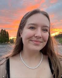 Alicia Caputo's Instagram, Twitter & Facebook