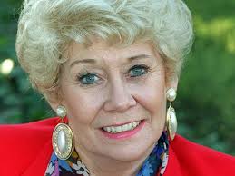 Coronation Street fans praise tonight's "touching" dedication to Liz Dawn